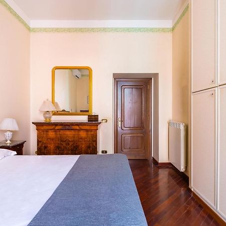 Grand Classic Apartment At San Martino By Napoliapartments Kültér fotó