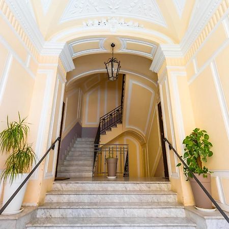 Grand Classic Apartment At San Martino By Napoliapartments Kültér fotó