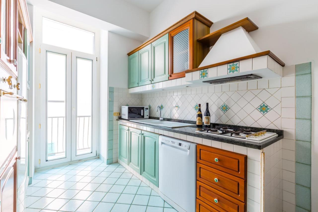 Grand Classic Apartment At San Martino By Napoliapartments Kültér fotó
