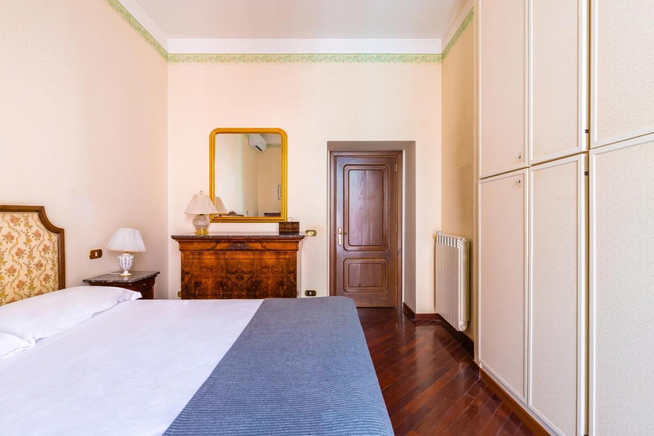 Grand Classic Apartment At San Martino By Napoliapartments Kültér fotó