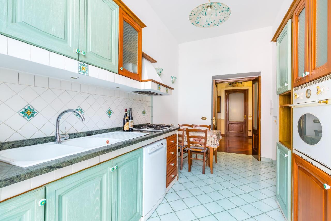 Grand Classic Apartment At San Martino By Napoliapartments Kültér fotó