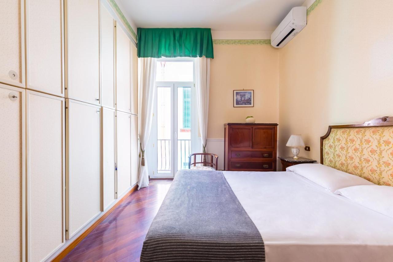 Grand Classic Apartment At San Martino By Napoliapartments Kültér fotó
