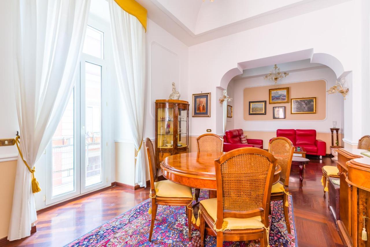Grand Classic Apartment At San Martino By Napoliapartments Kültér fotó