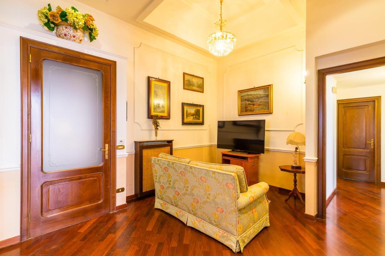 Grand Classic Apartment At San Martino By Napoliapartments Kültér fotó