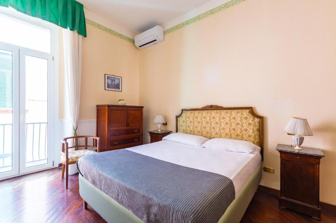 Grand Classic Apartment At San Martino By Napoliapartments Kültér fotó