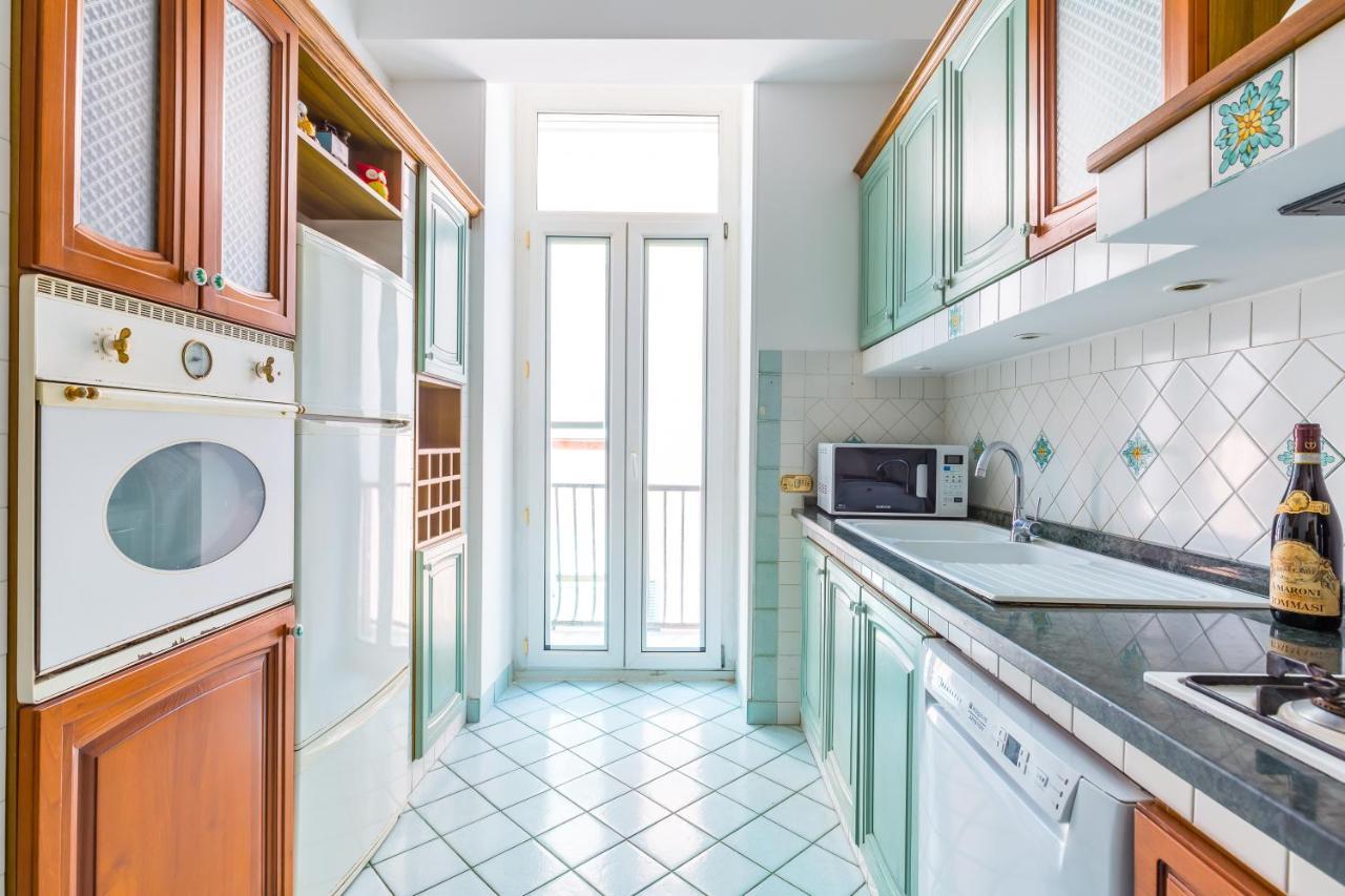 Grand Classic Apartment At San Martino By Napoliapartments Kültér fotó