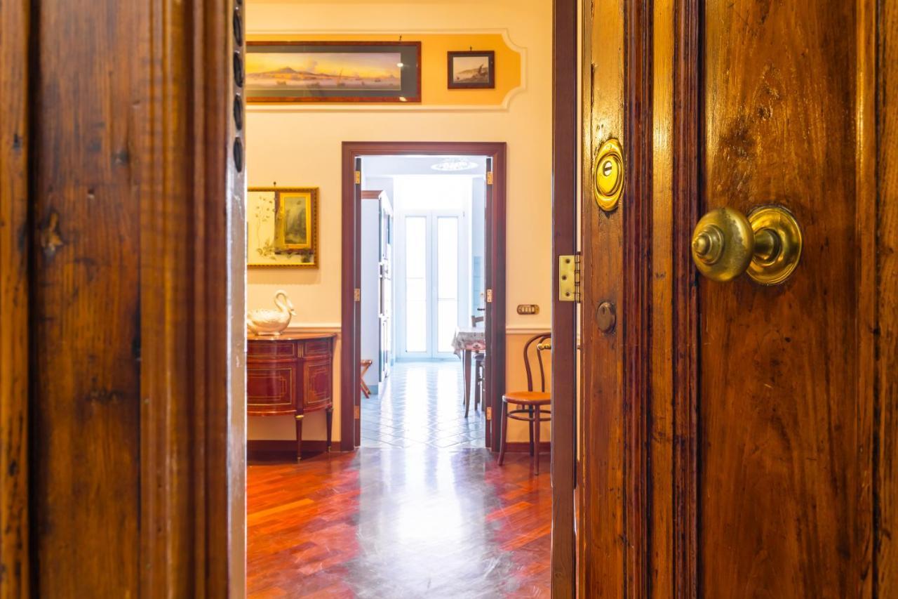 Grand Classic Apartment At San Martino By Napoliapartments Kültér fotó